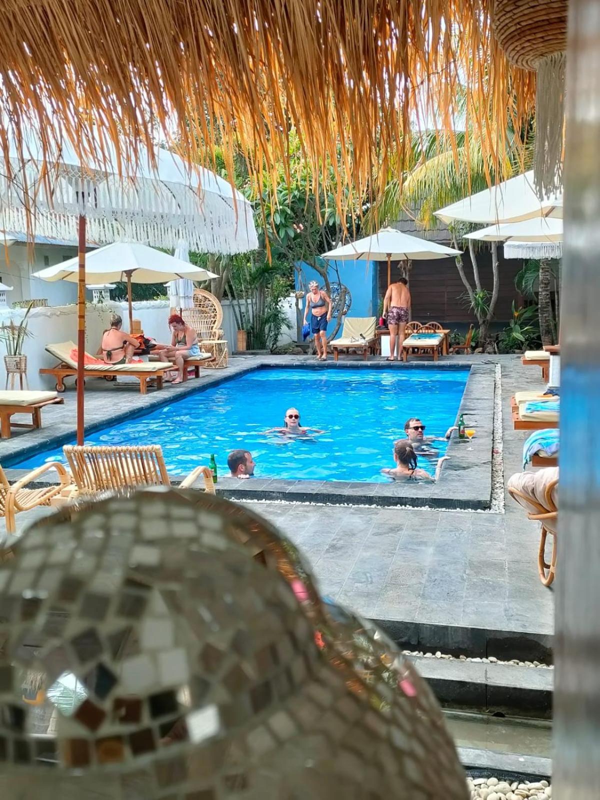 คัลเลอร์ คอตเทจ Hotel กิลิไอร์ ภายนอก รูปภาพ